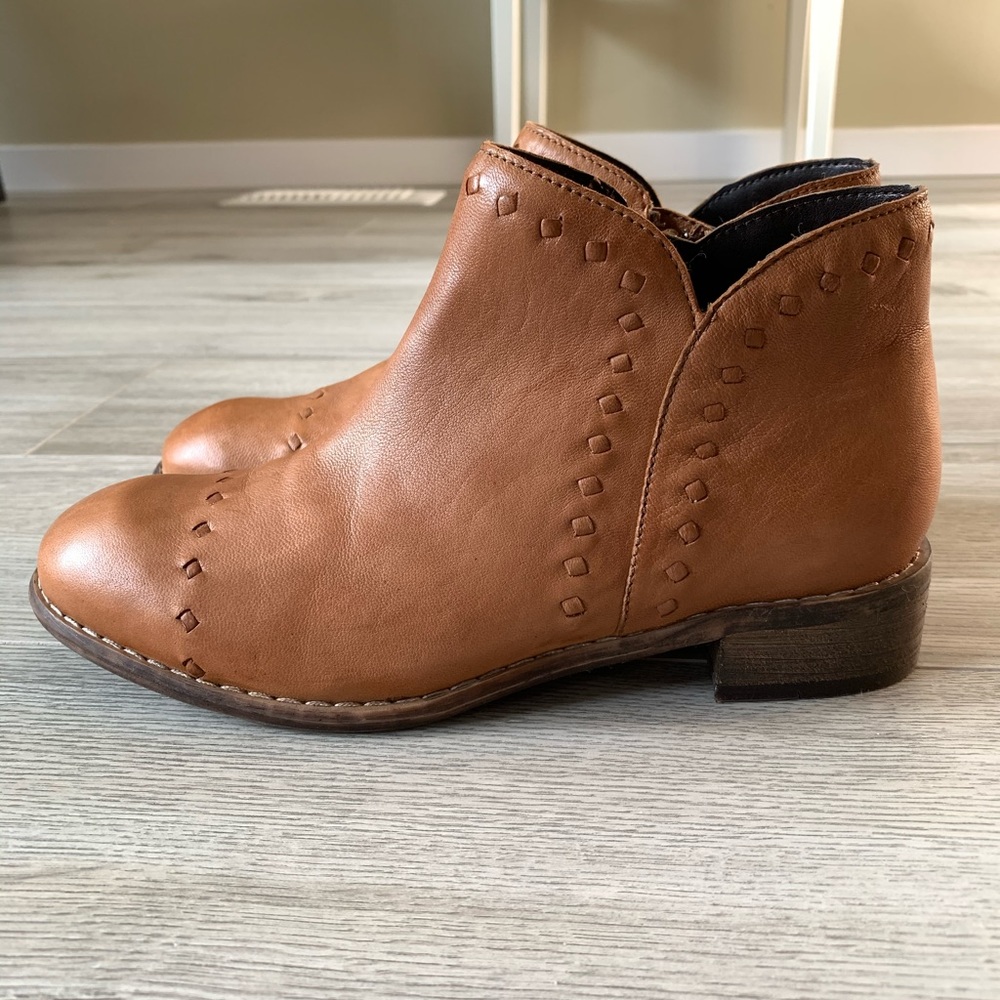 NWOT Skechers leather ankle boots - Picture 4 of 8